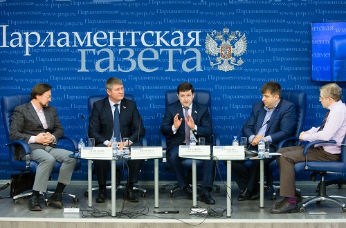 ГК ФИНВАЛ на заседании круглого стола Парламентской газеты